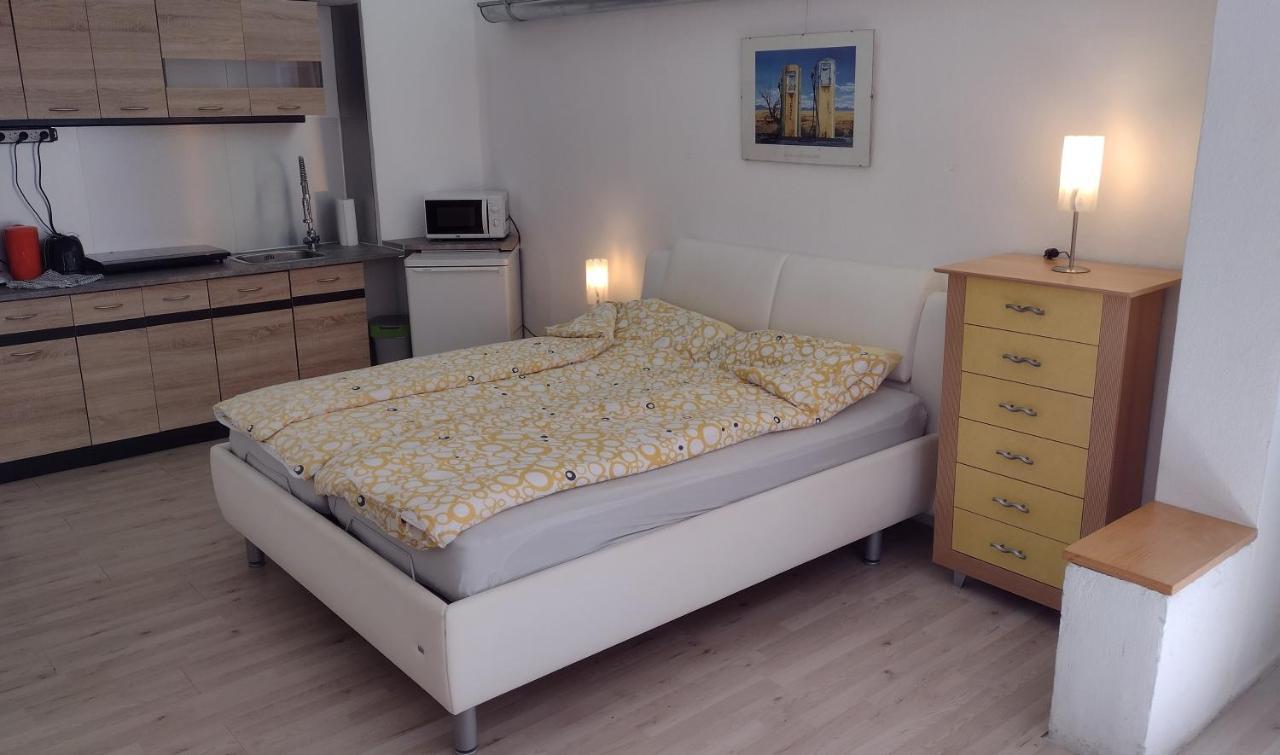 Kleines Gemuetliches Apartment In Zentraler Lage Prien am Chiemsee Buitenkant foto